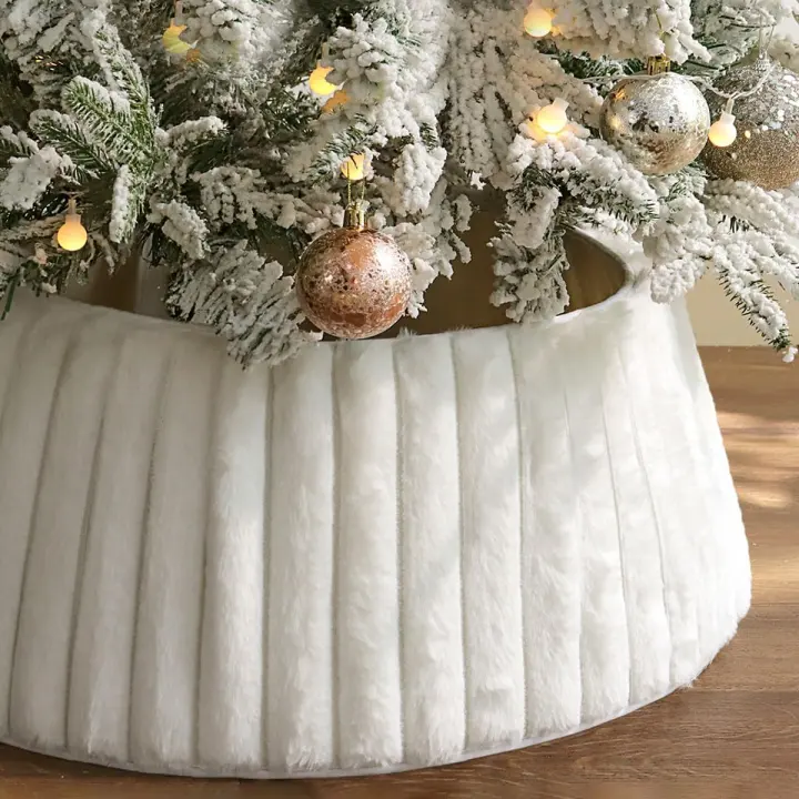 Plush Faux Fur Christmas Tree Collar — White Stripe-Textured Tree Ring