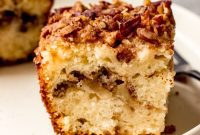 Spiced Apple Sour Cream Coffee Cake