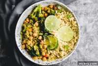 15-Minute Chickpea Curry Quinoa Power Bowl