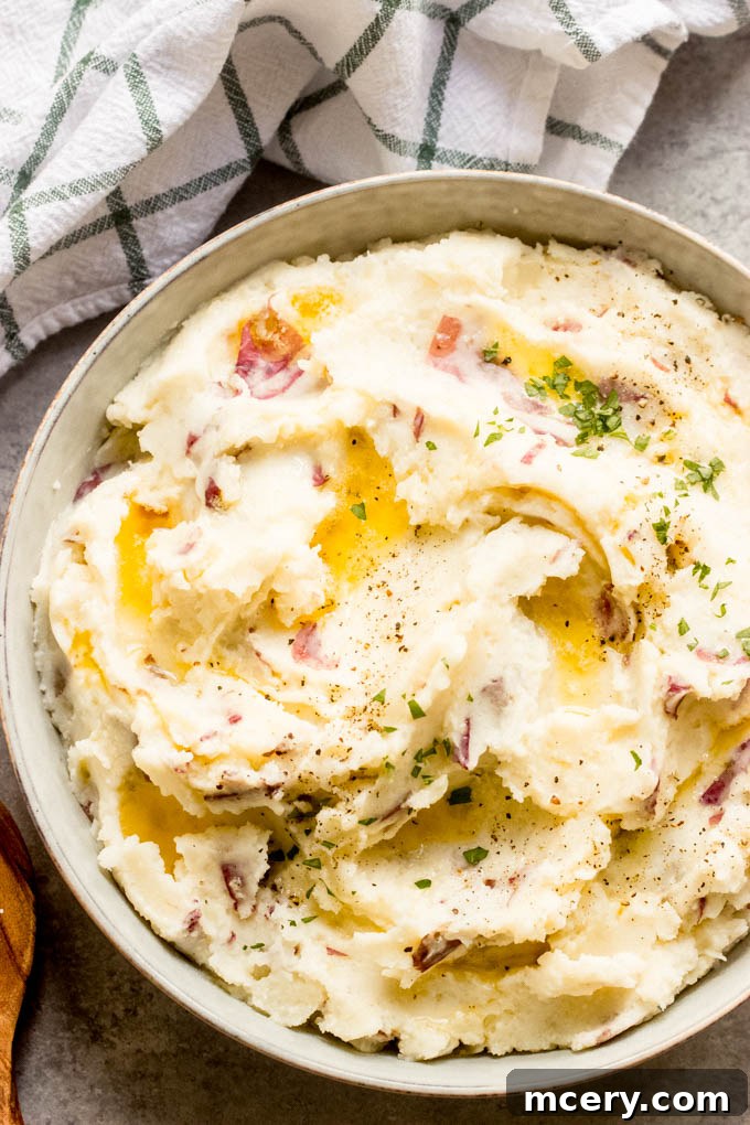 Hearty Red Potato Mash 9 Red skin mashed potatoes, creamy and easy to make, perfect for any occasion.