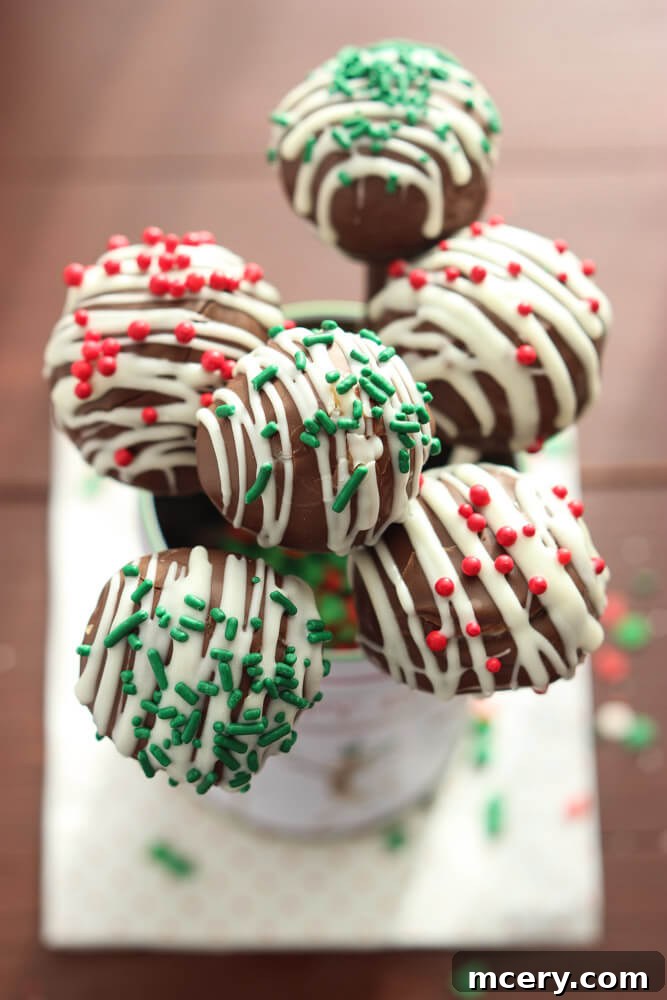 Whip Up Christmas Cake Pops Pan-Free 6 Day 12 of 12 Days of Cookies: step-by-step photos and instructions on how to make cake pops with a baking pan. Make these for any occasion. | littlebroken.com @littlebroken