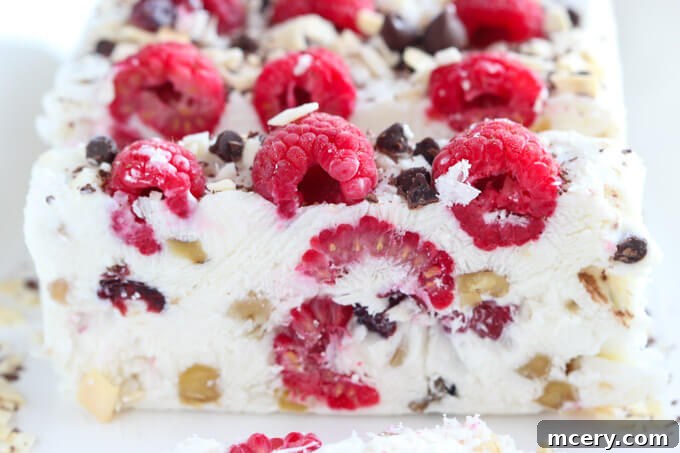 Refreshing Yogurt Delights 2 No refined sugar or artificial sweeteners. Only Greek yogurt plus other clean ingredients in these bars | littlebroken.com @littlebroken