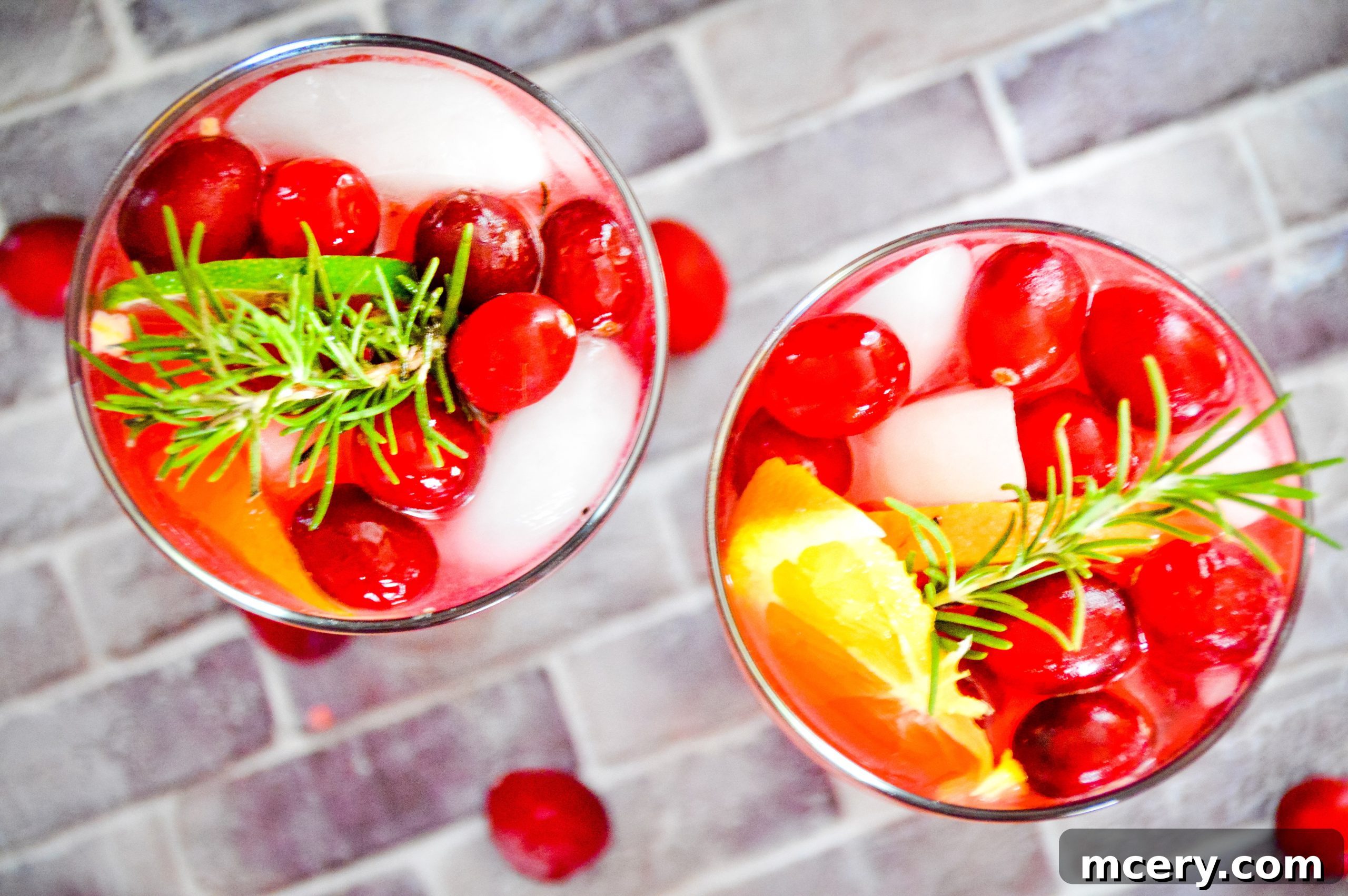 Sparkling Slim Jingle Juice 5 cranberry cocktail