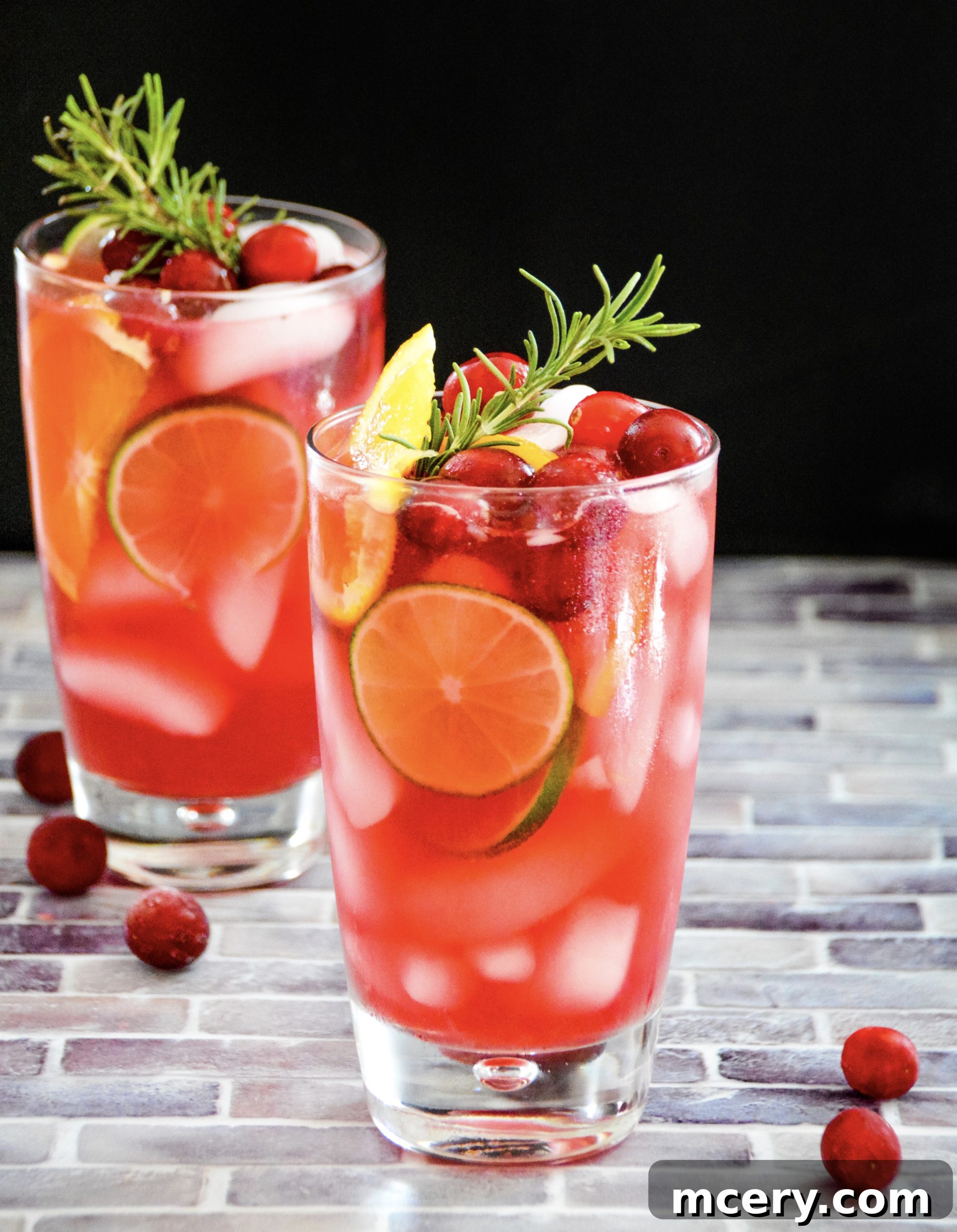 Sparkling Slim Jingle Juice 6 cranberry cocktail
