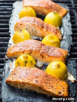 Only 10 minutes to grill this super tender and moist lemon plank smoked salmon | littlebroken.com @littlebroken