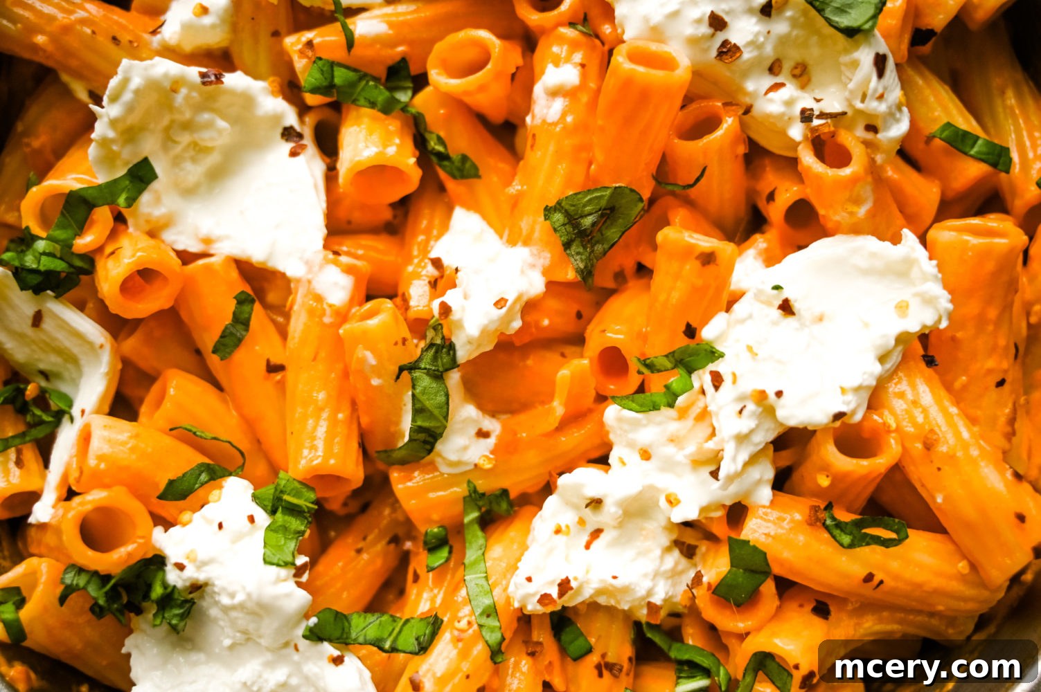 Gigi Hadid's Signature Spicy Vodka Pasta 10 Rich, creamy Gigi Hadid Pasta sauce ready to be combined with pasta