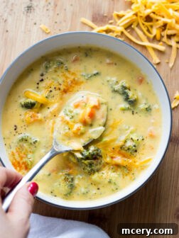 Broccoli Cheddar Soup - lightened up classic made with milk and olive oil. So creamy, rich and with fraction of the calories! | littlebroken.com @littlebroken